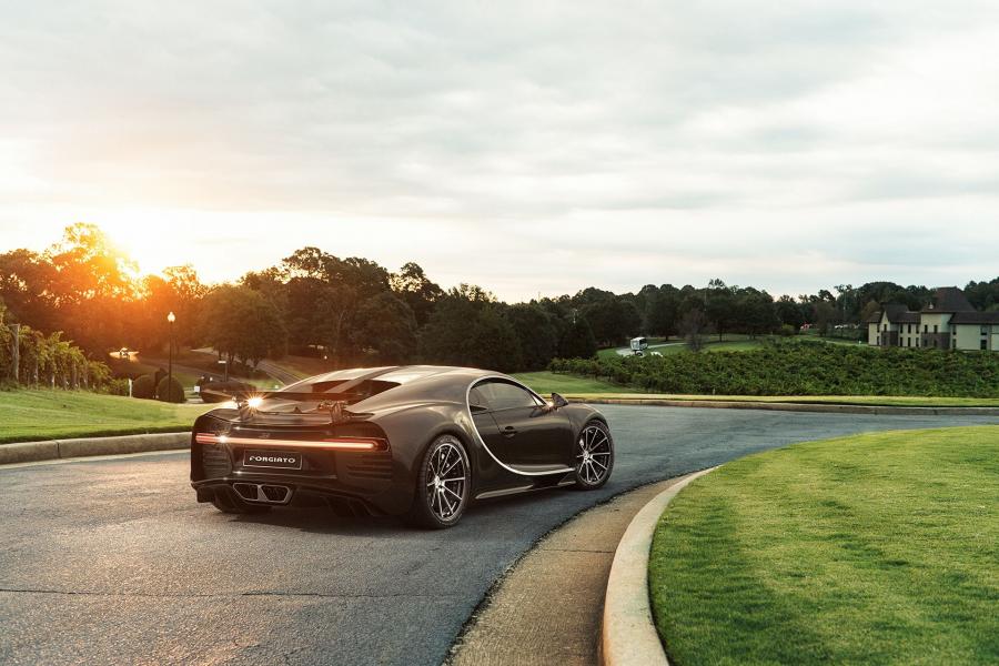  Bugatti Chiron on Forgiato Wheels (TEC 2.4) 2017 года  (фото 3 из 3)